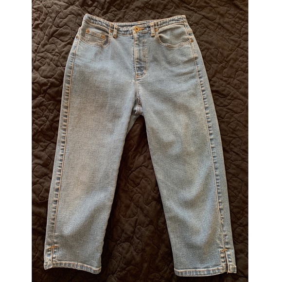 Liz Claiborne Denim - Petite Capri Jeans - Liz Claiborne Lizwear